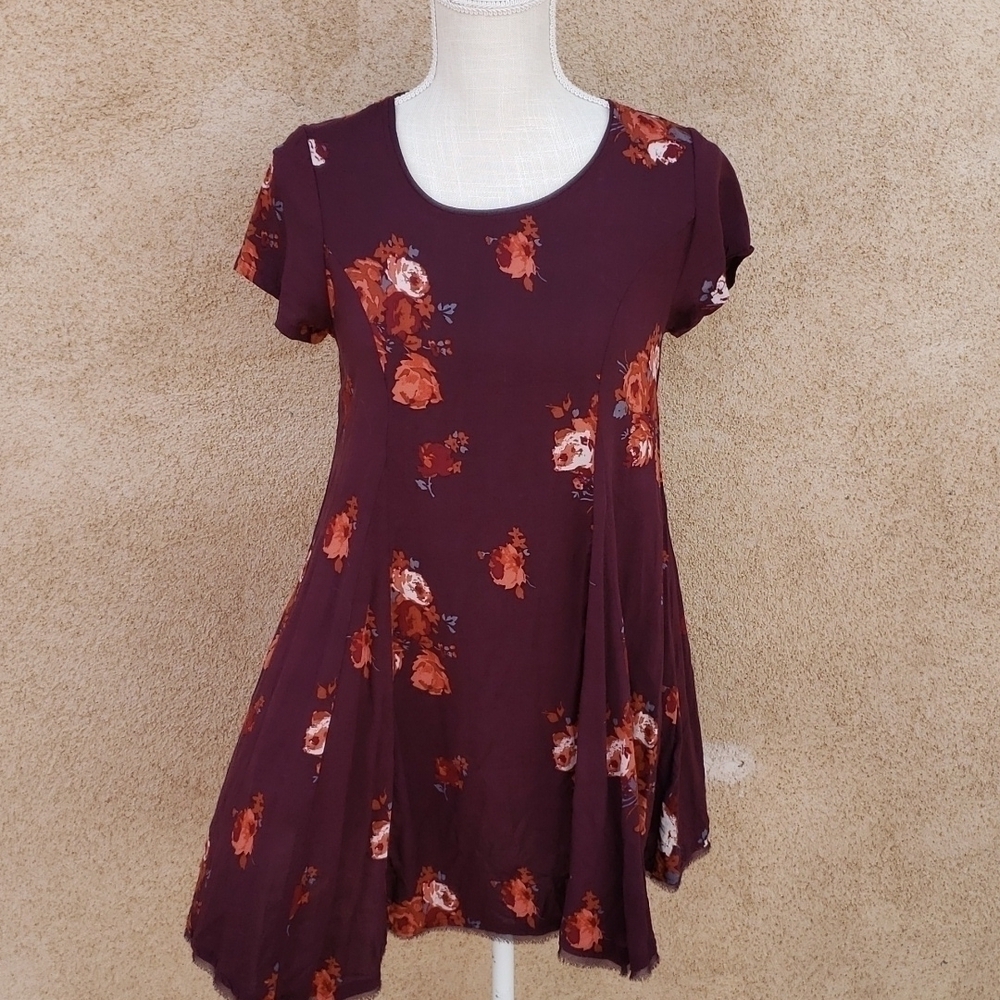 Silence + Noise boho flowy Moody floral Mini shift Scoopneck Asymetrical Dress